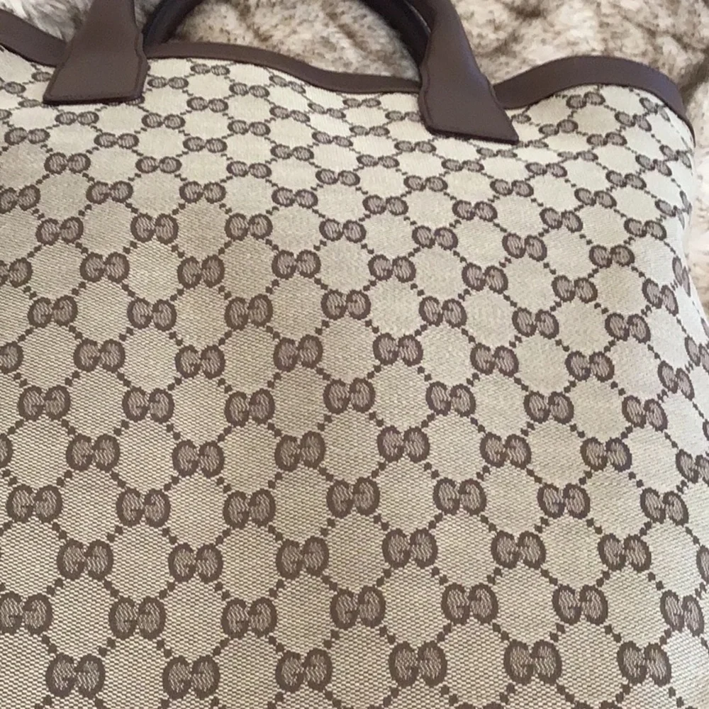 Gucci tote bag 15x13 x4 - Picture 9 of 12